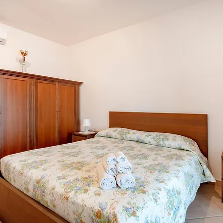 Rosato 60-terrazza Sul Mare Apartment *