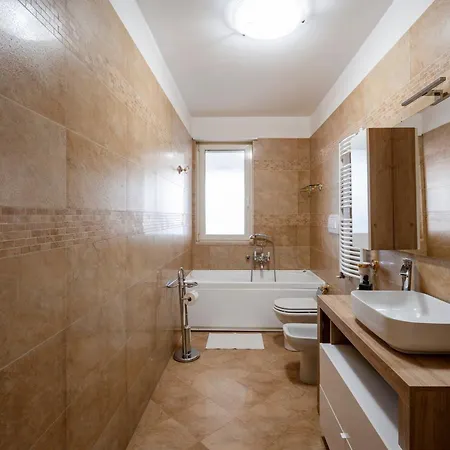 Rosato 60-terrazza Sul Mare * Бари